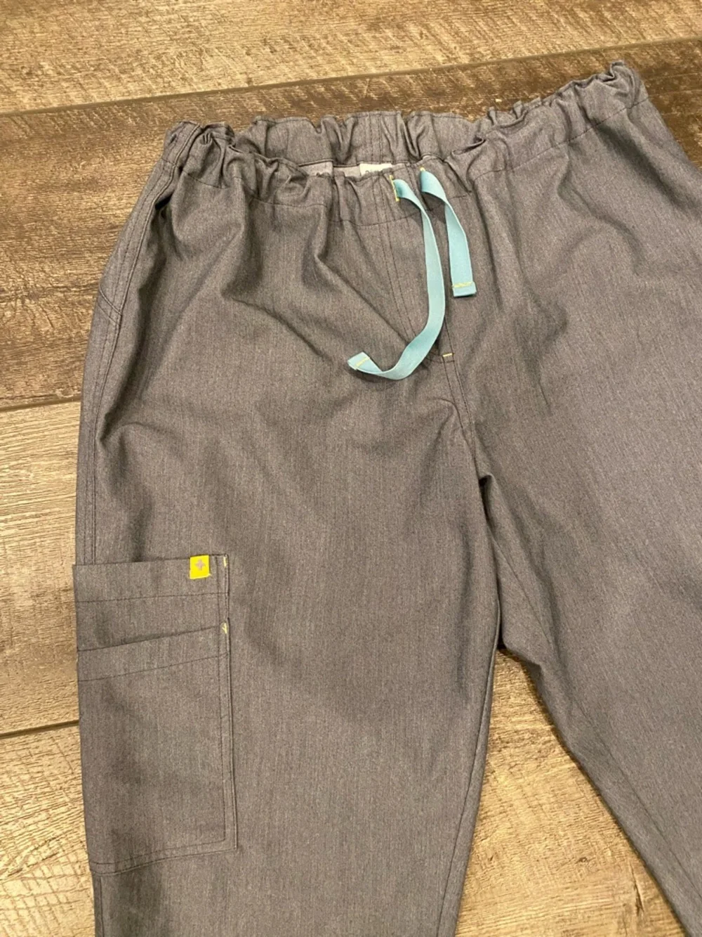 Figs Men's Threads For Threads Graphic Scrub Pant Size Large